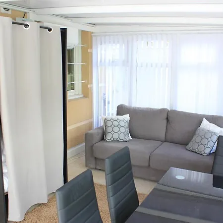 Le Pearl Apartment *